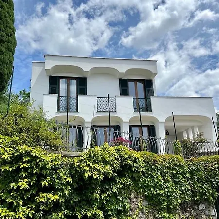 Con Vista Villa *