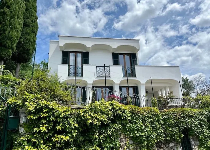 Con Vista Villa *